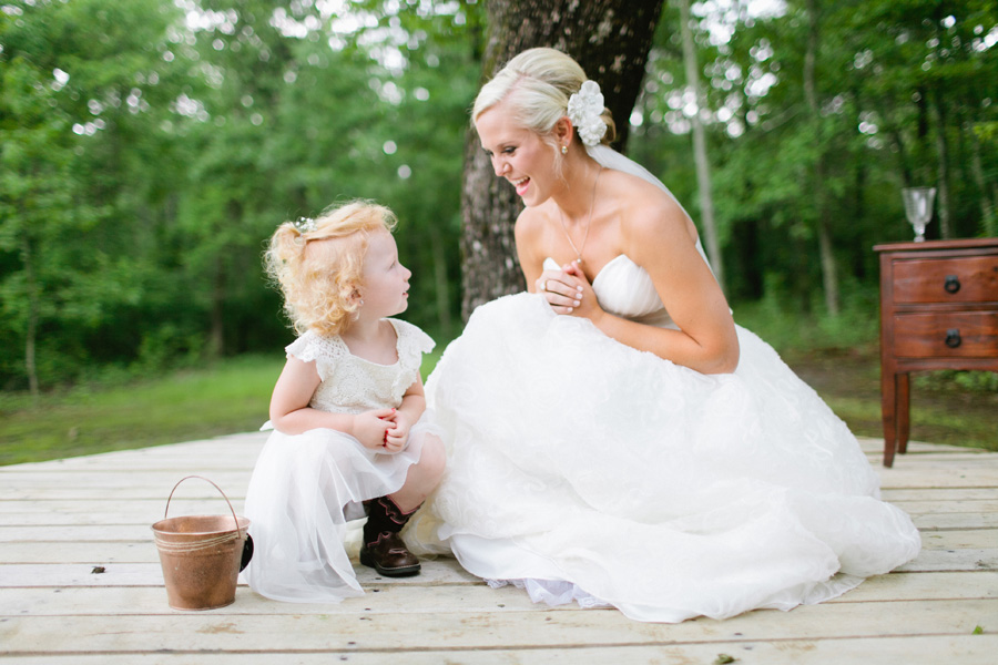 bride and flower girl